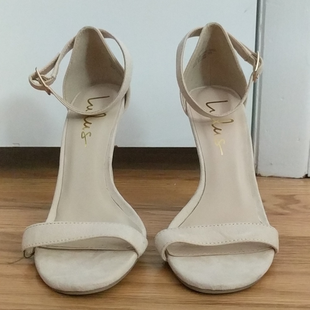 Lulu's faux suede heels